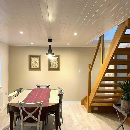 Сasa de vacaciones Cheerful Townhouse By The Sea Schull